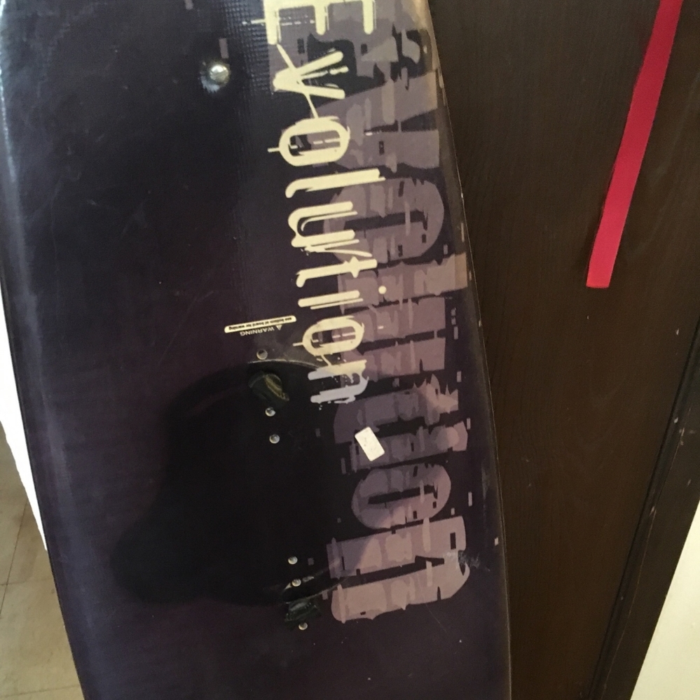 Evolution Snowboard - Picture 2 of 3